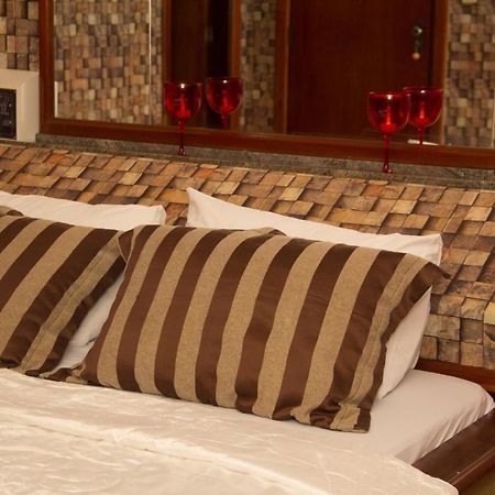 Imperium Inn Motel (Adults Only) Nova Ponte Dış mekan fotoğraf