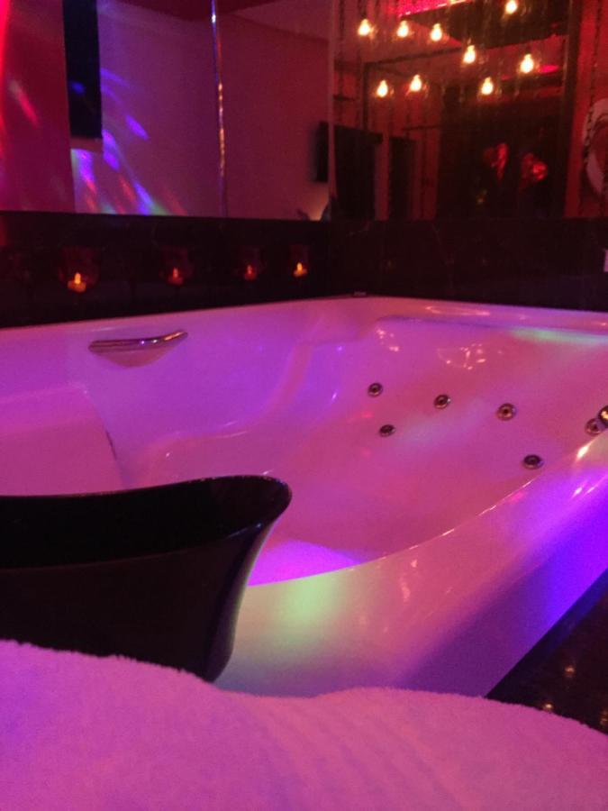 Imperium Inn Motel (Adults Only) Nova Ponte Dış mekan fotoğraf