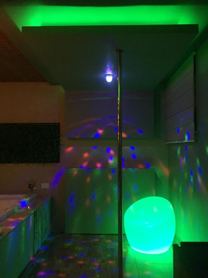 Imperium Inn Motel (Adults Only) Nova Ponte Dış mekan fotoğraf
